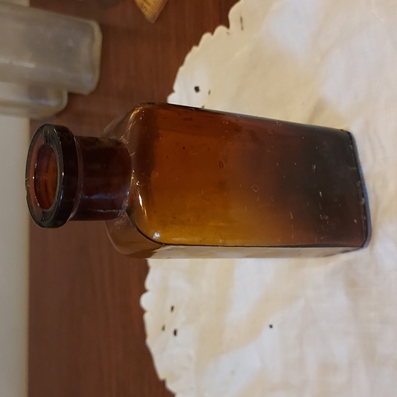2/$20 💕Antique brown glass bottle retro Vintage medicine bottle thick top - Picture 5 of 13